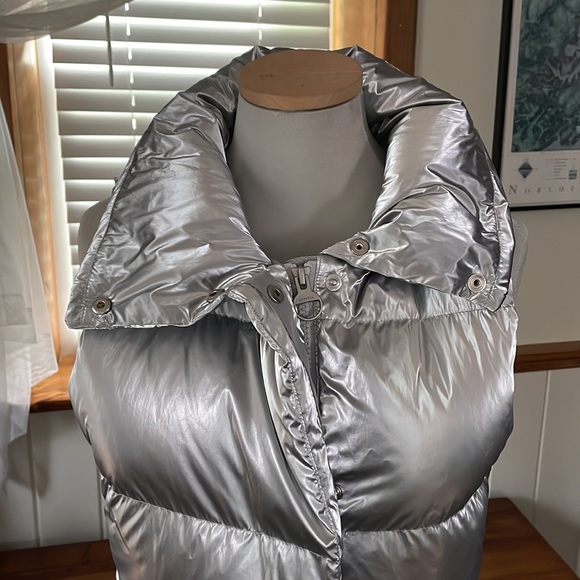 Athleta Vest - Picture 7 of 17